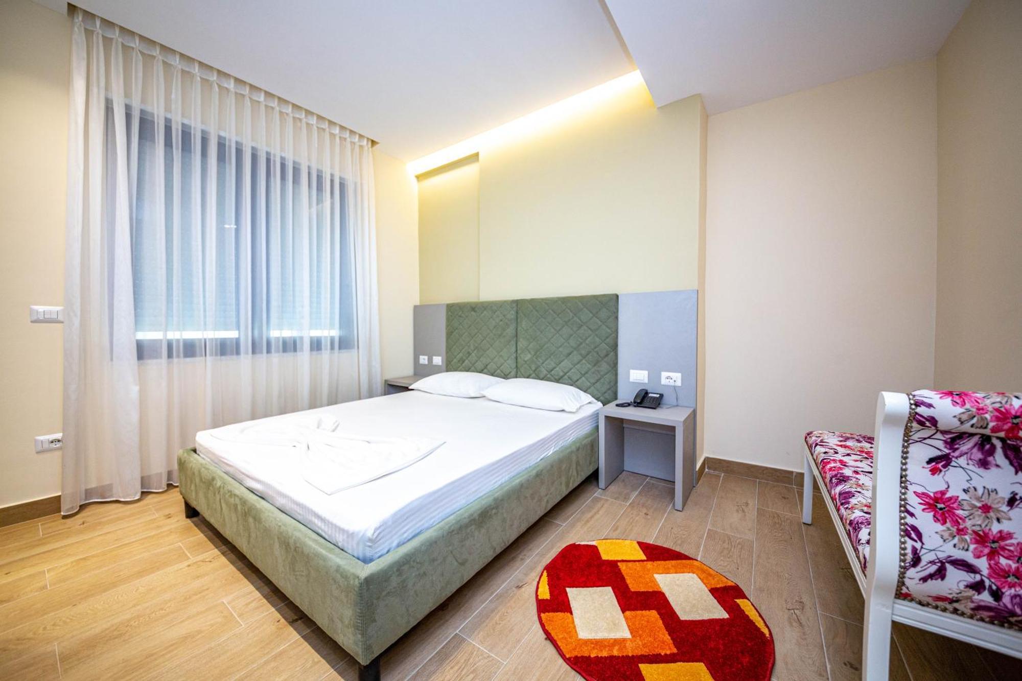 Hotel Bella Vista Shkallnur Ngoại thất bức ảnh